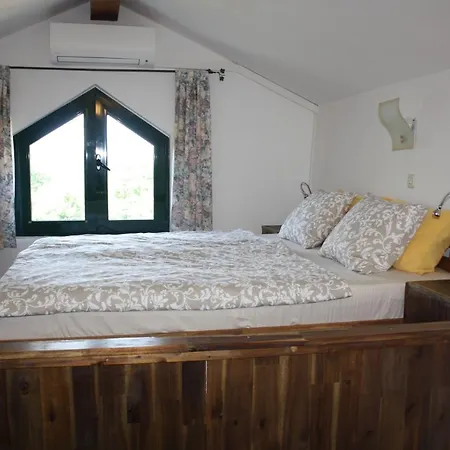 Holiday home Romantisches Steinhaus Salvia Im Filipasi